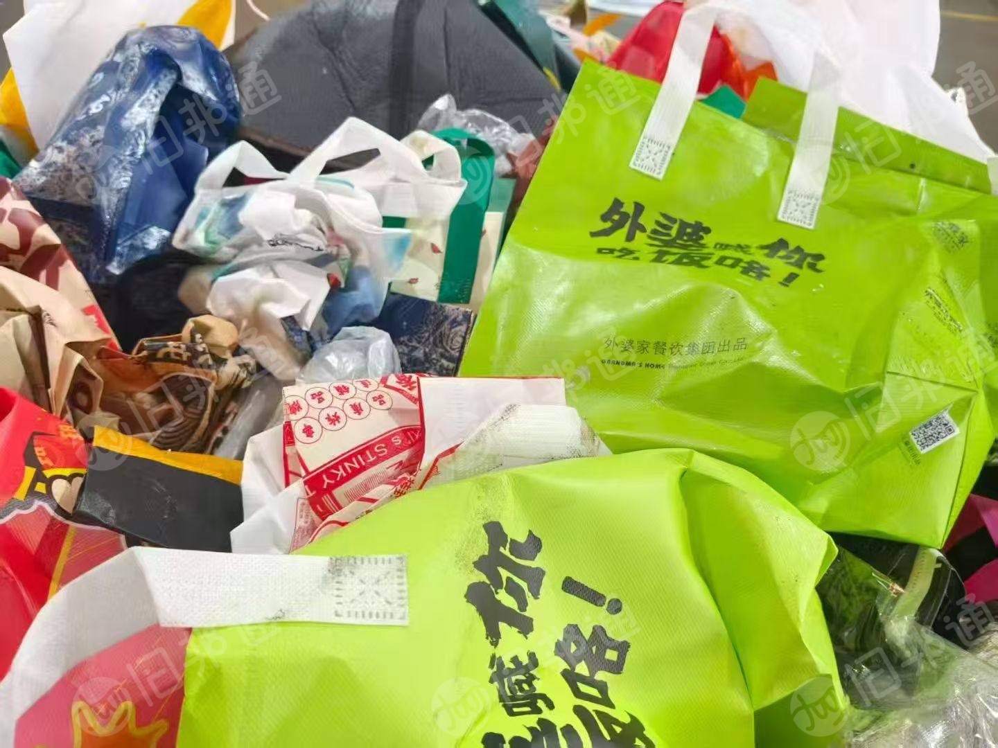 长期出售杂色pp无纺布，pp无纺布外卖袋，月供400吨