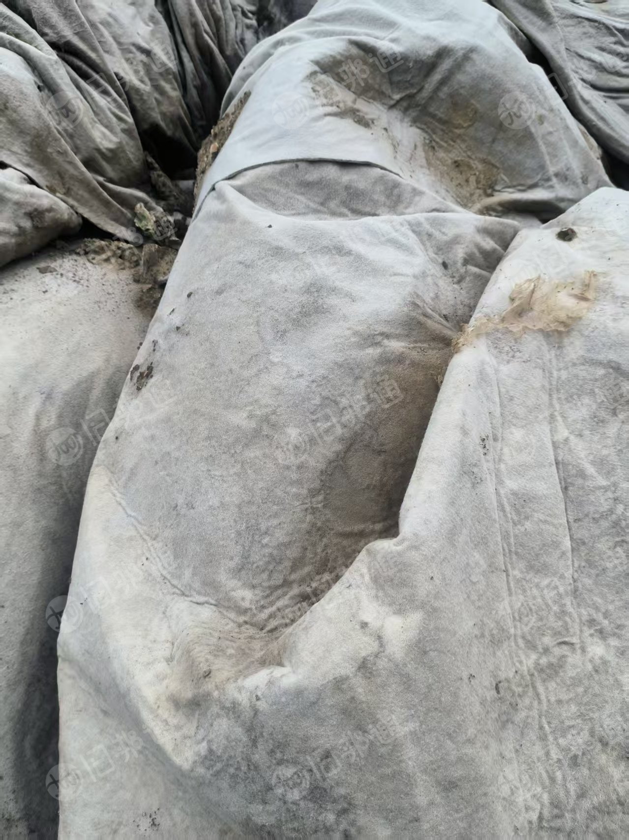 长期出售涤棉土工布，土工布，现货一百多吨