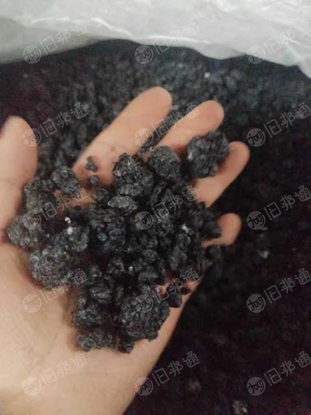 长期出售涤纶泡料，黑色的，现货够车