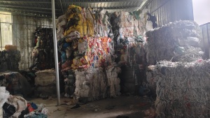 出售水洗PE膜，废旧编织袋