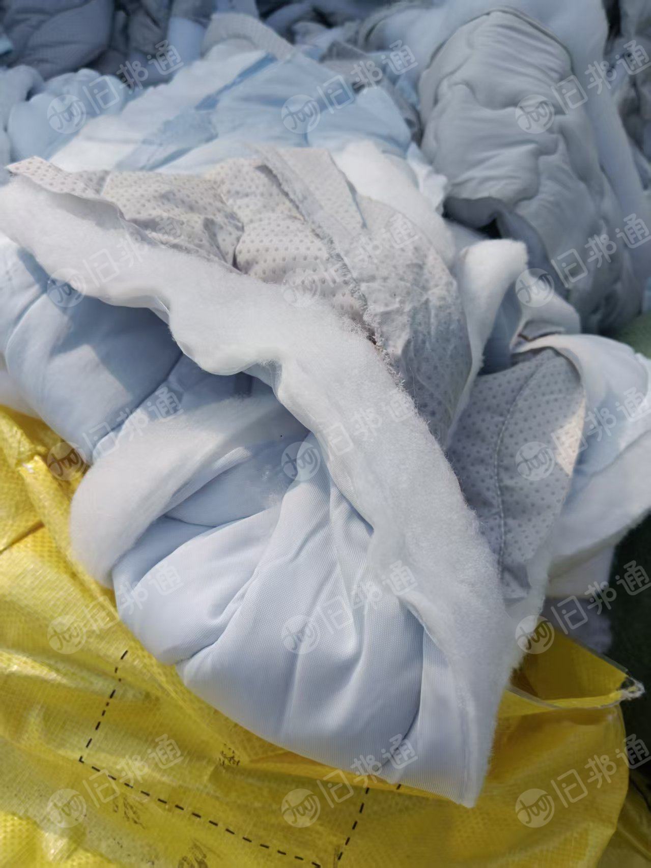 长期出售绗棉下脚料,丝棉边角料,带布棉,现货有10吨,货在山东泰安