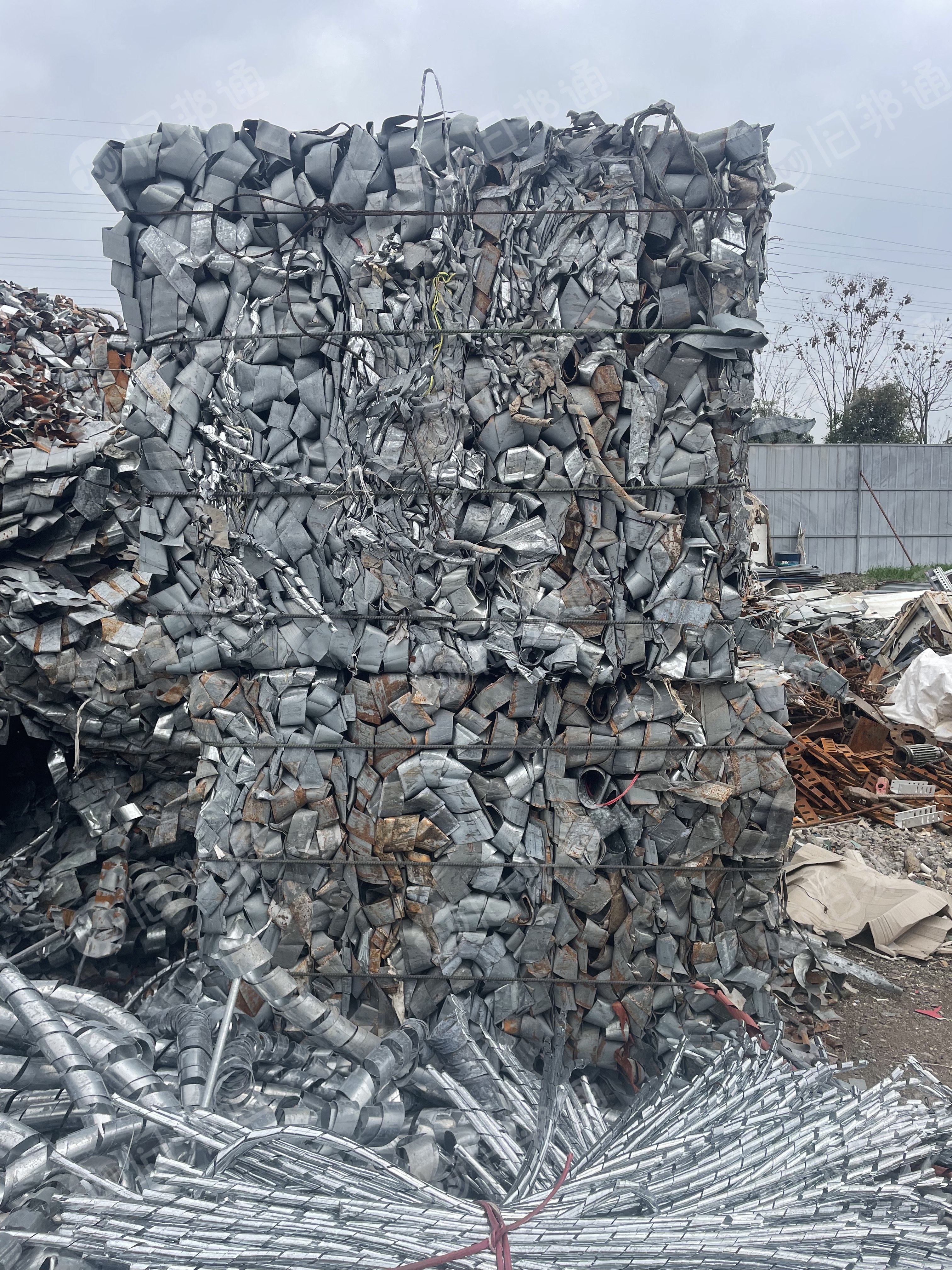 出售镀锌料，废钢废铁，现货七八十吨