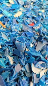 出售水粉大蓝桶破碎料，现货十几吨