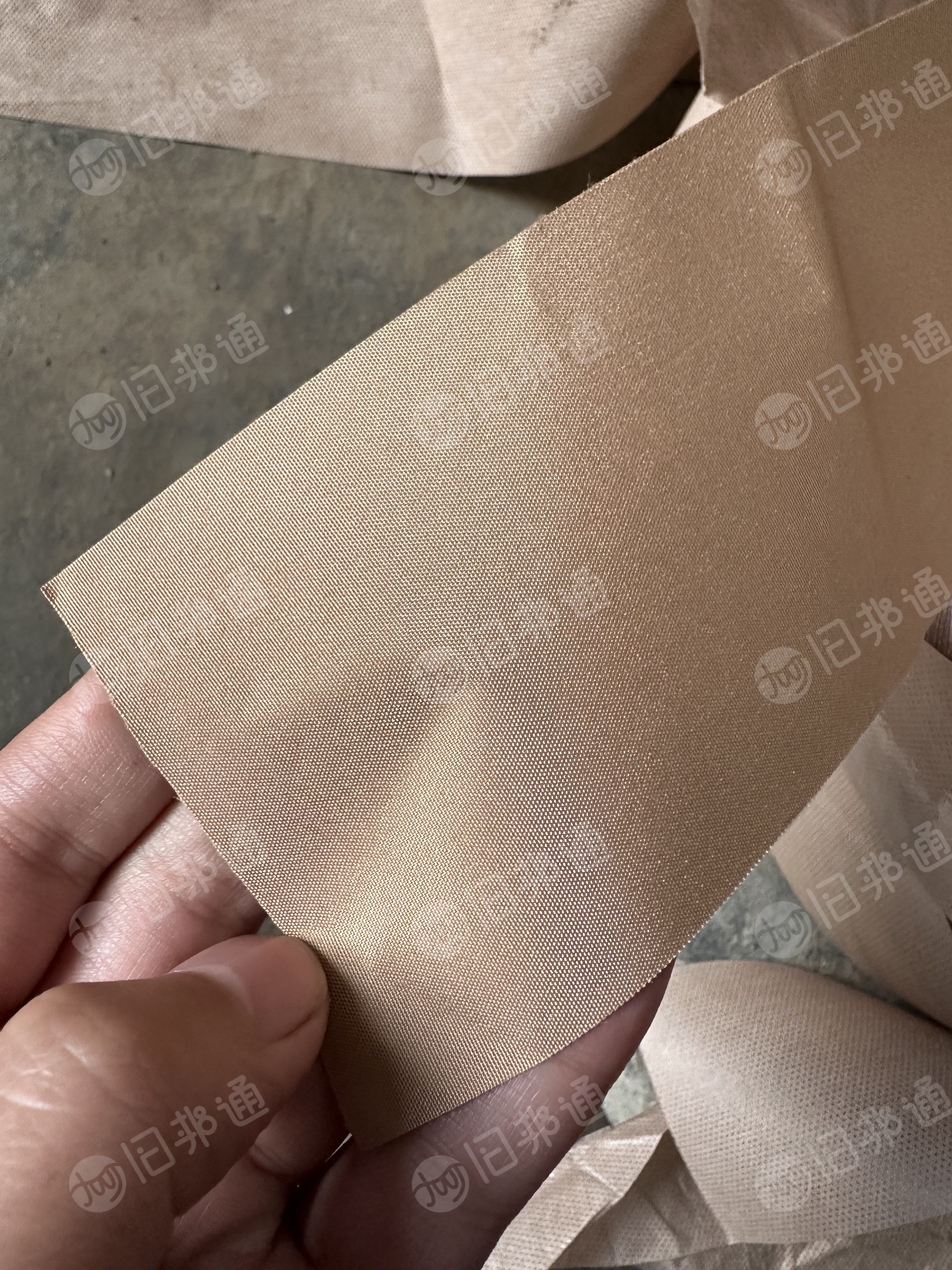 长期出售医药厂做膏药剩下的余料，复合边角料，现货5吨左右，厂在河南许昌