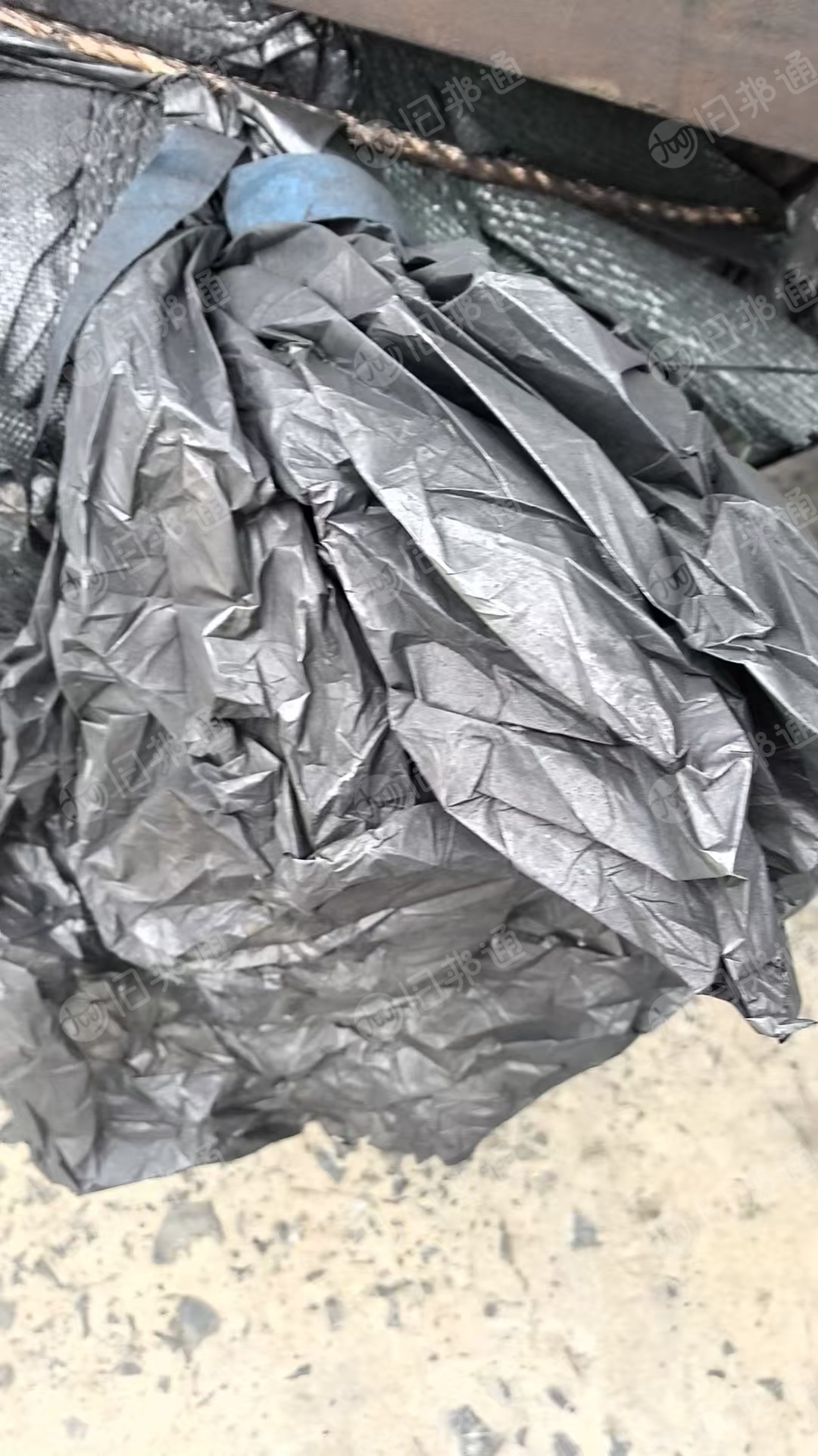 出售装石墨烯下来的吨包废料，内胆是黑色pE膜，现货一挂车