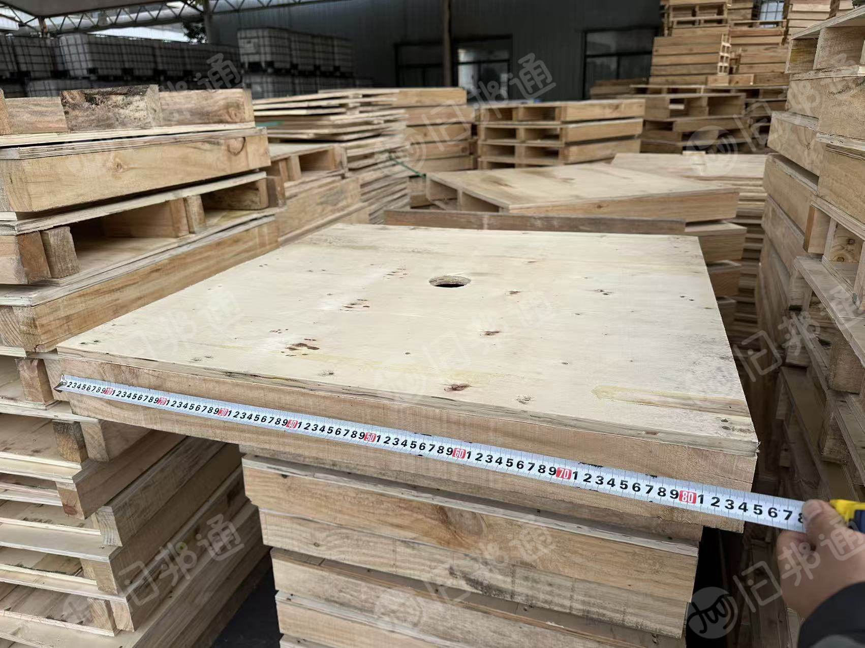 出售木托盘，9成新，规格86*86