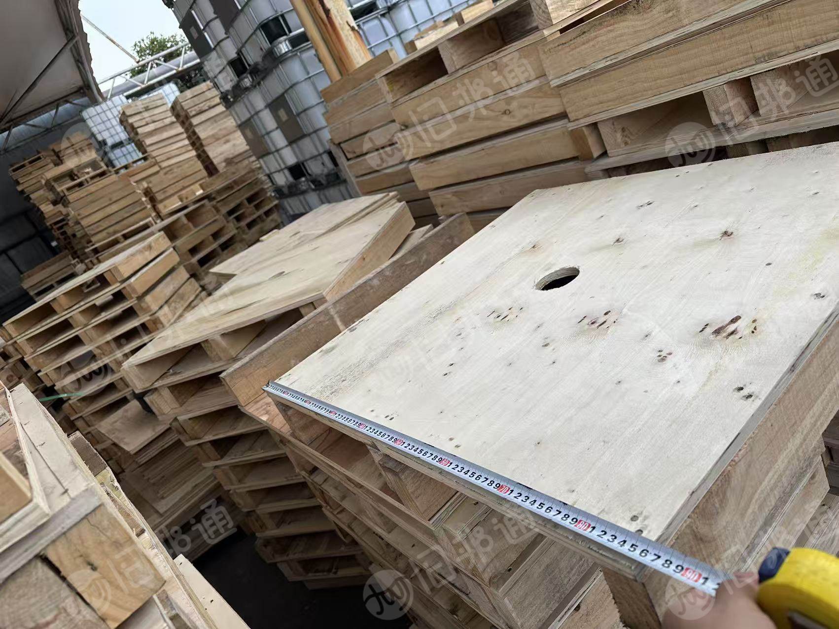 出售木托盘，9成新，规格86*86