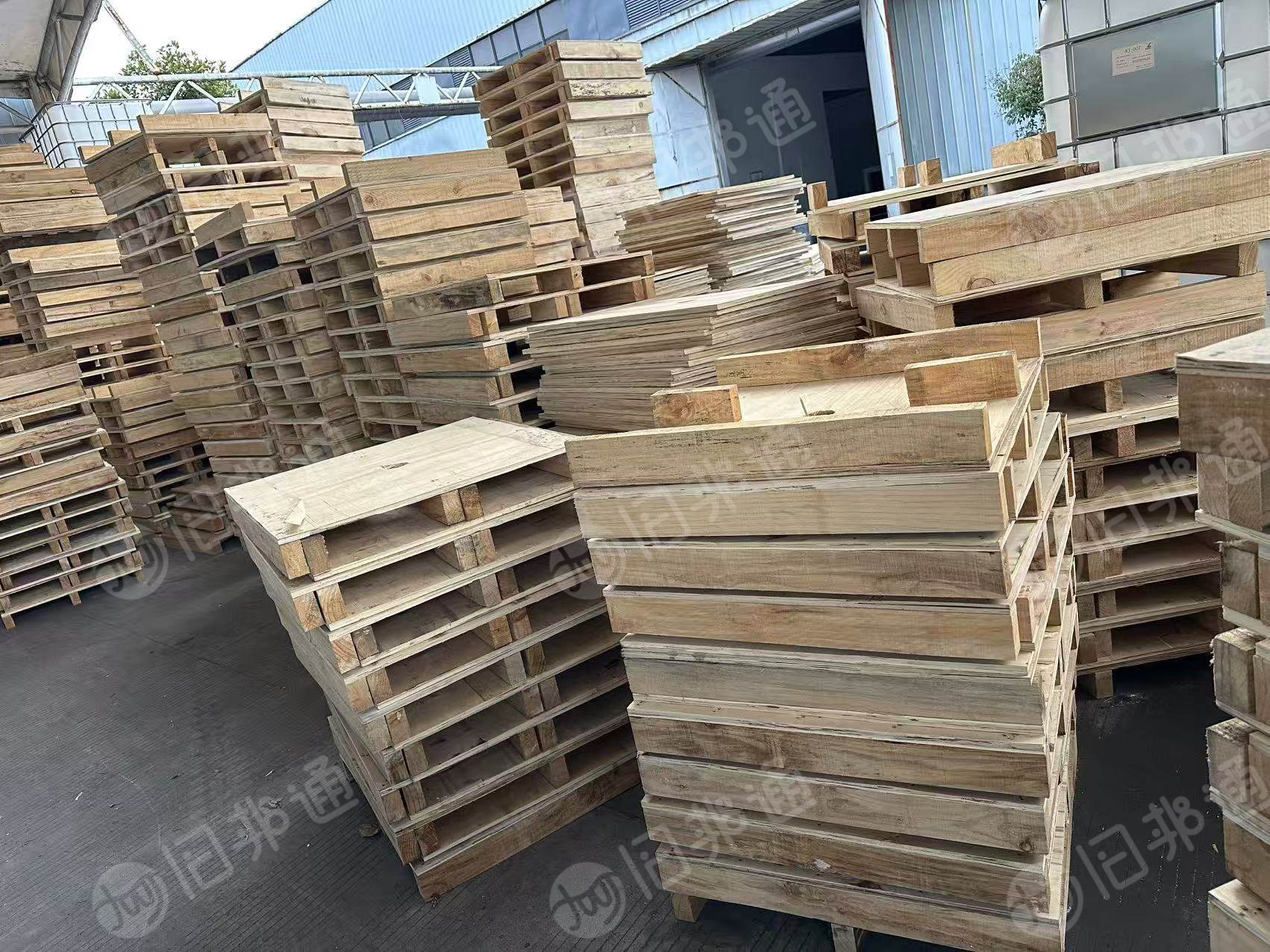 出售木托盘，9成新，规格86*86