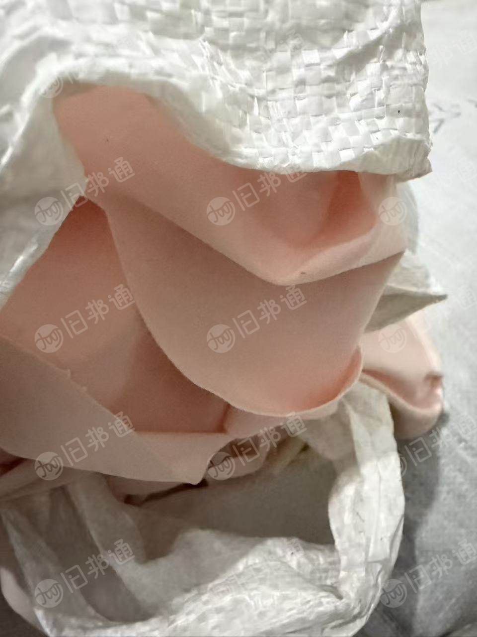 长期出售锦氨废布，内衣边角料，瑜伽服废布，锦纶废布，都有分拣开，现货50吨