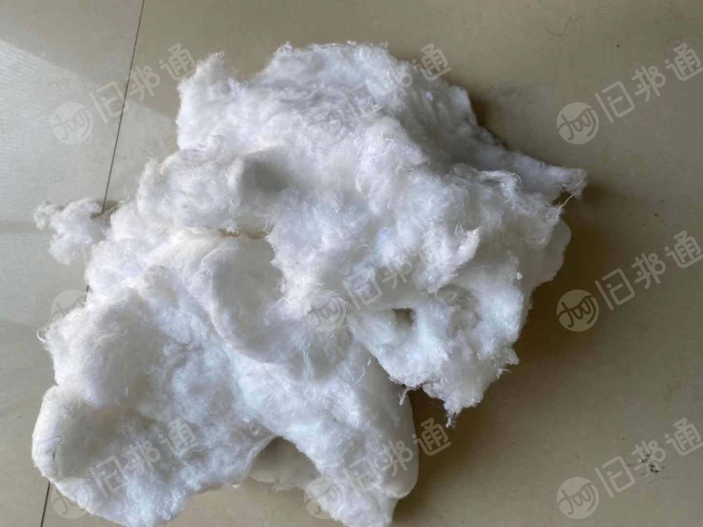 长期出售汽车内饰开花棉，含少量4080，可以直接上机做毛毡，每个月有100多吨，货在江苏无锡