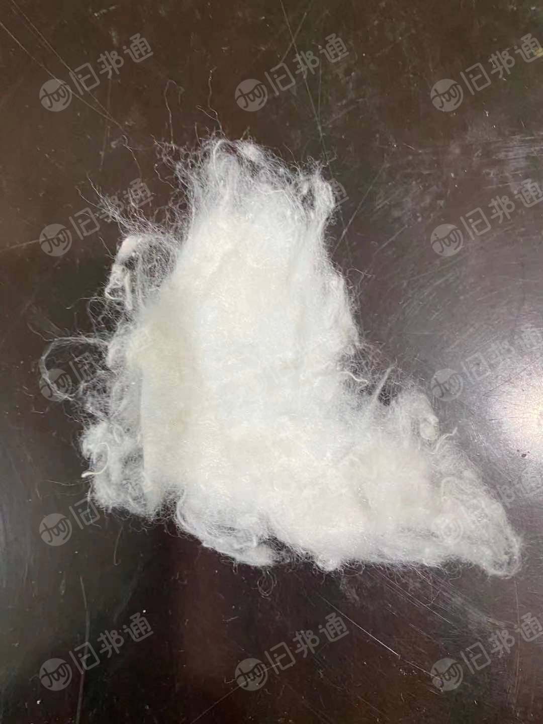 长期出售汽车内饰开花棉，含少量4080，可以直接上机做毛毡，每个月有100多吨，货在江苏无锡