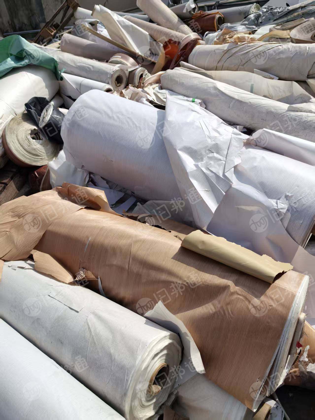 长期出售pvc墙纸毛料,覆膜,中性软质的,现货9.6一车,月供100吨左右