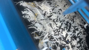 出售SMT废料（电子载带废料，电子条，电子盘，线路板废料），长期有货