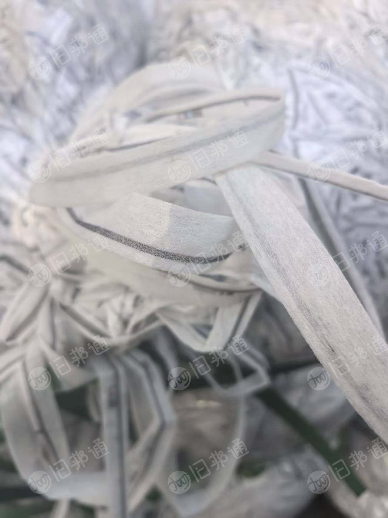 长期出售尿不湿边角料，涤丙复合材质，无纺布边角料，月供17吨左右，货在浙江嘉兴