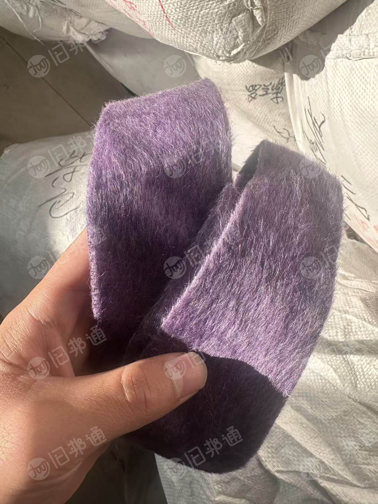 长期出售双面呢下脚料，全毛紫的，还有其他颜色的，现货全毛紫有5吨，货在江苏苏州