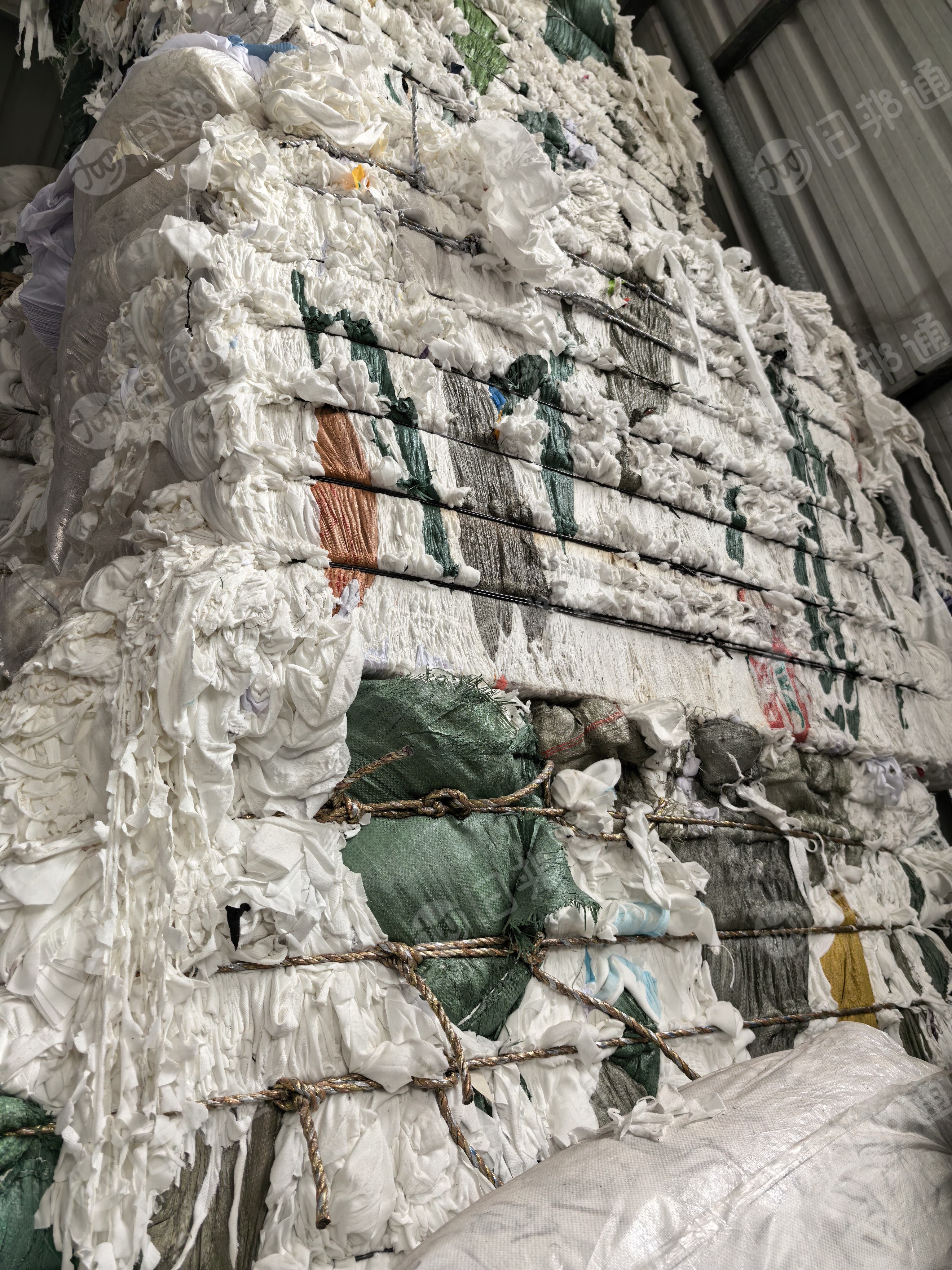 长期大量出售白色涤纶废布，涤纶拉丝料，涤纶边角料