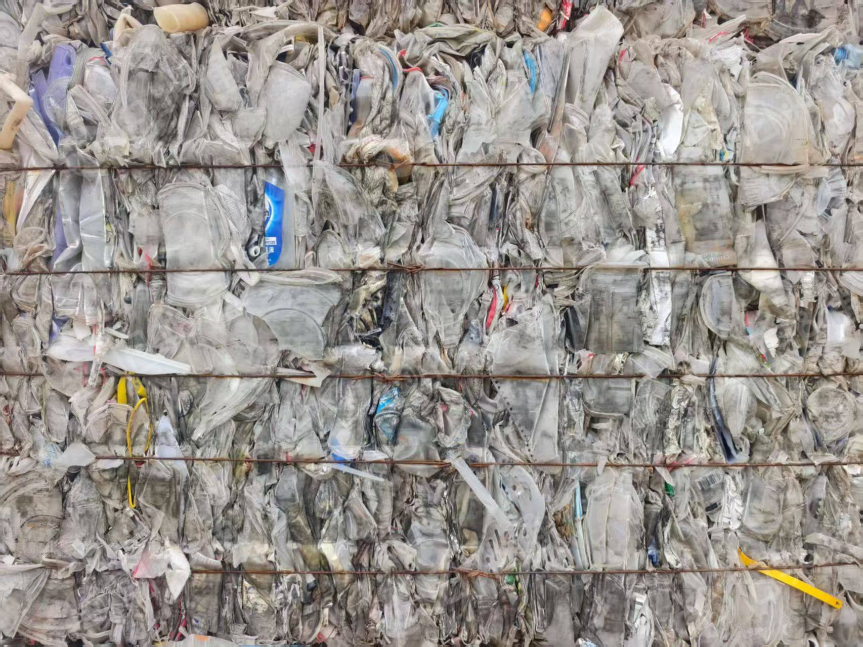 出售混压餐盒压块，透明丙压块，现货一挂