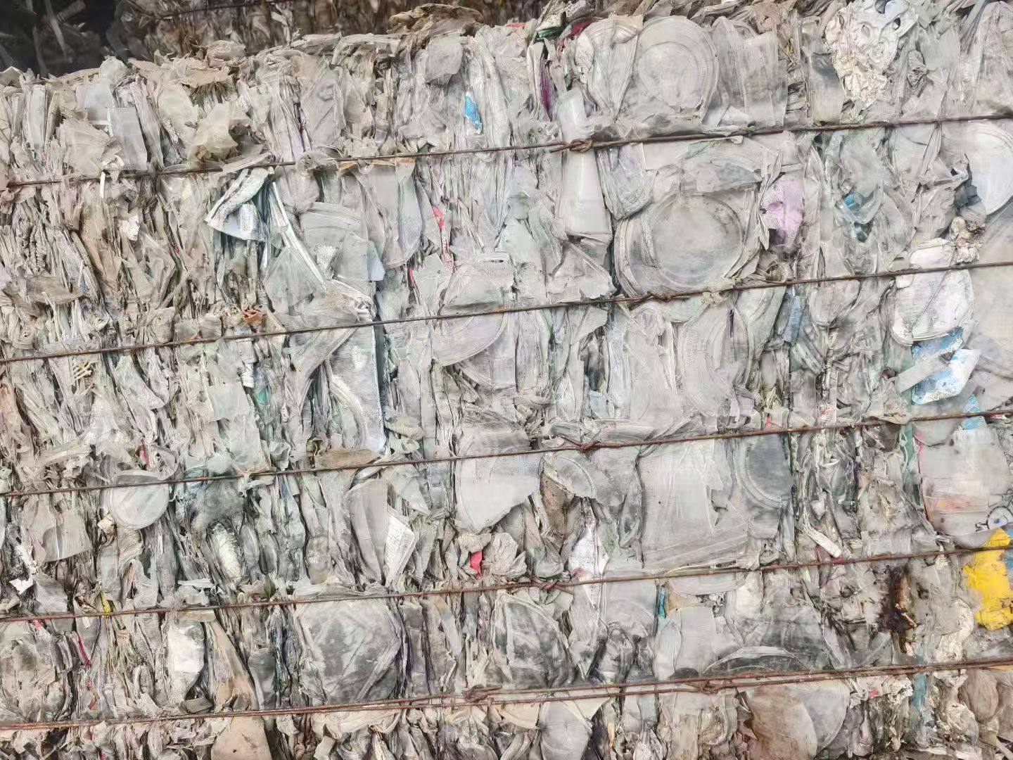 出售混压餐盒压块，透明丙压块，现货一挂