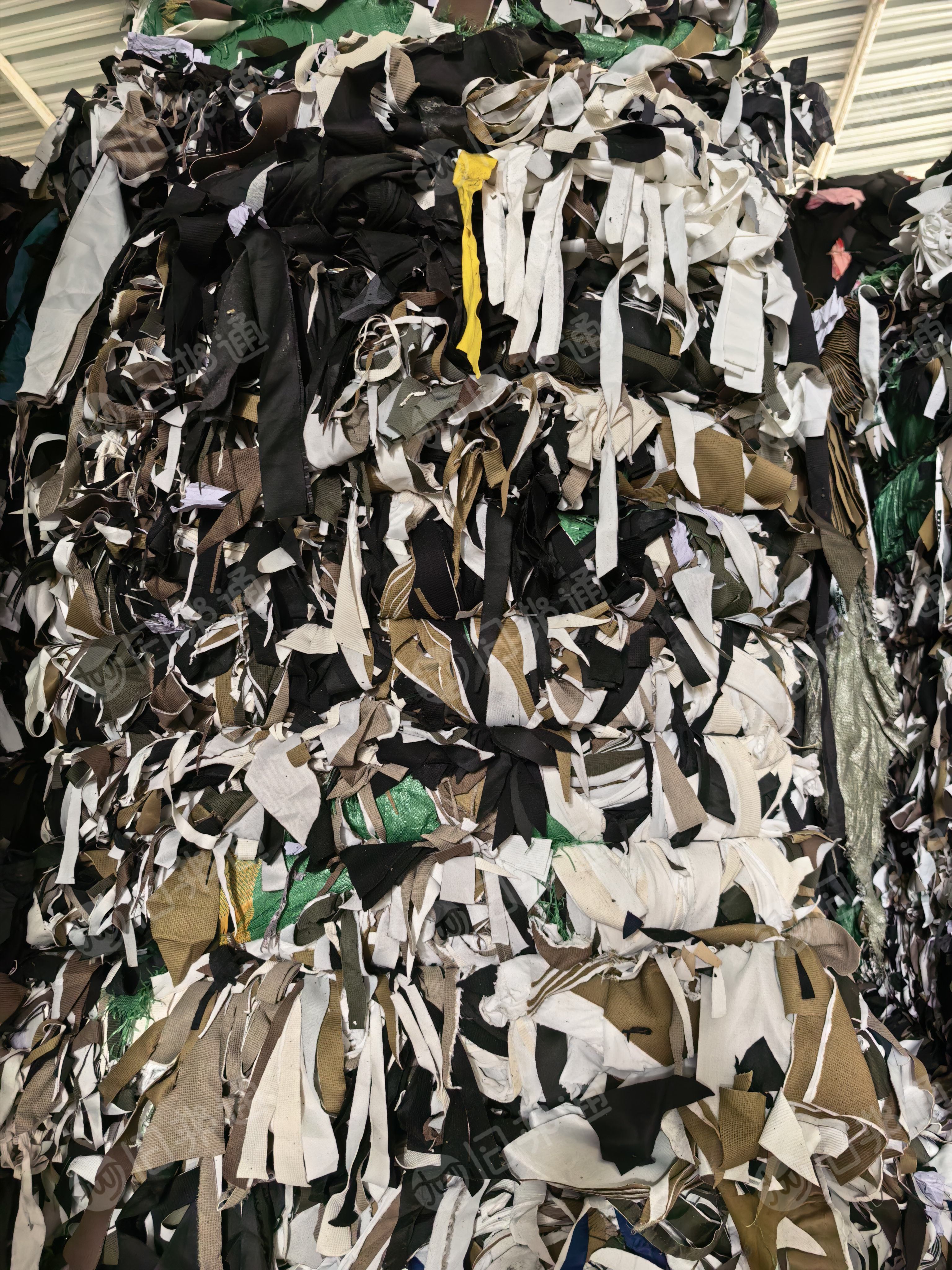 长期大量出售氨纶造粒布,涤纶造粒布,现货各有一千多吨,欢迎联系。