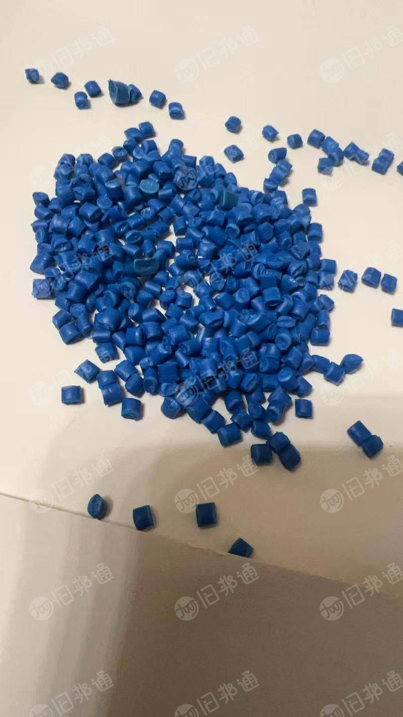 出售蓝色PP颗粒，涂料桶兰丙下来的，用来打塑料托盘和周转箱，过60目，一个月200多吨