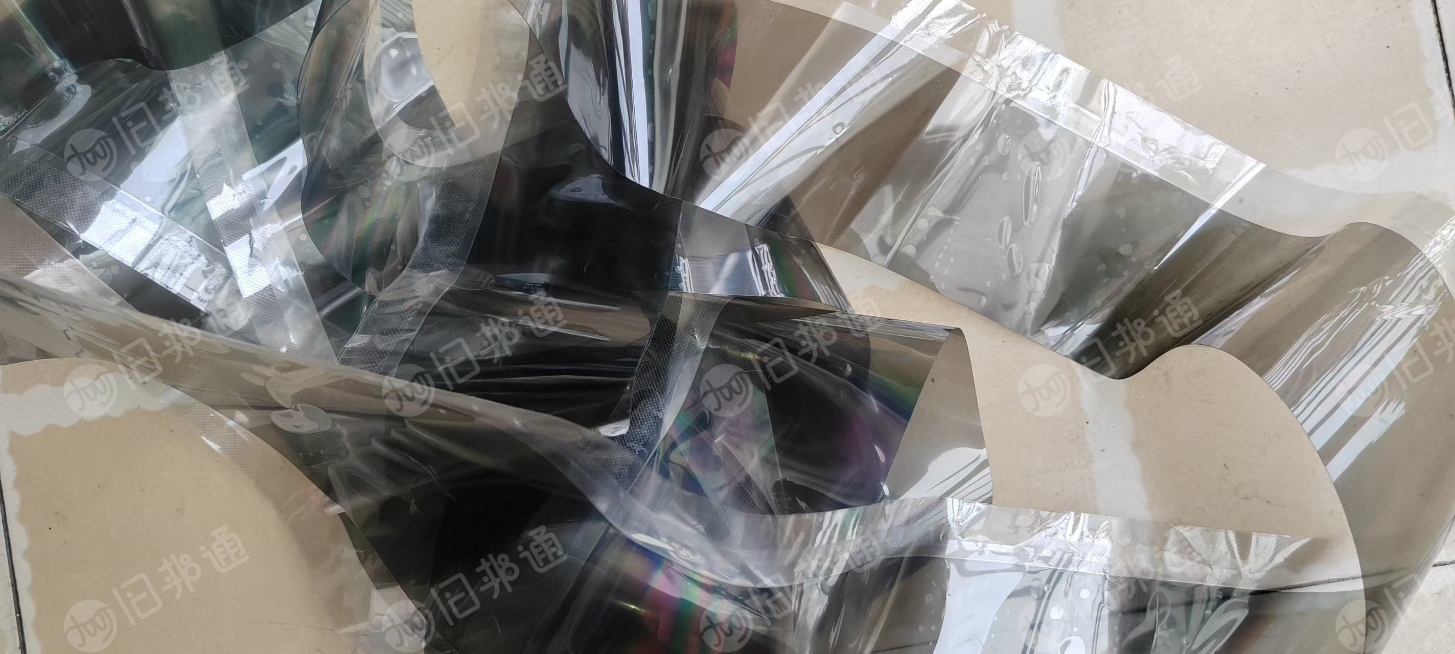 出售PET偏光片废料，形态:卷料>大片>碎料/三角料