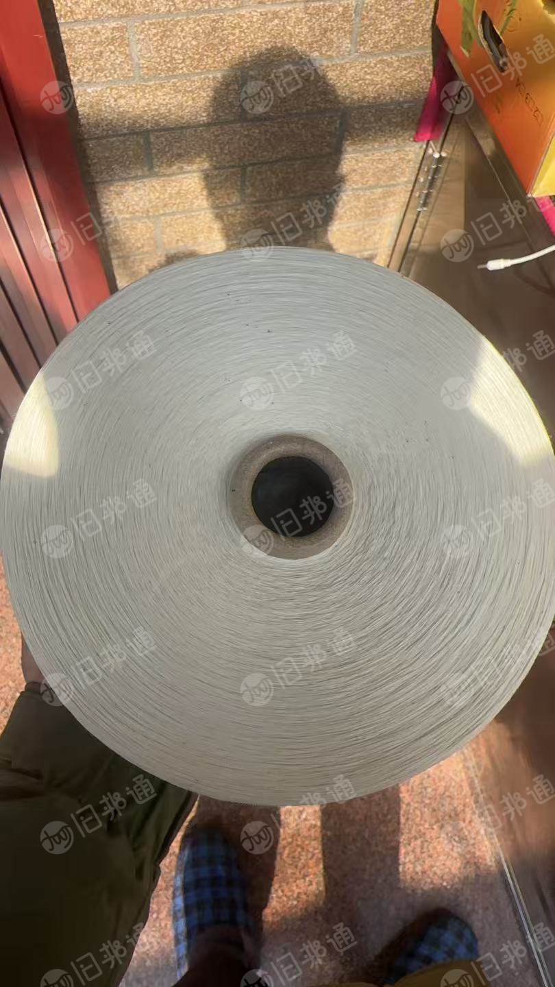 长期出售环锭纺下来的21支涤棉纱，库存纱，含棉量60/40，现货20吨左右，厂在浙江绍兴