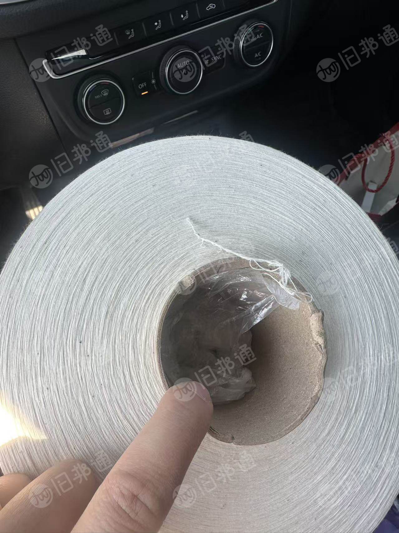 长期出售环锭纺下来的21支涤棉纱，库存纱，含棉量60/40，现货20吨左右，厂在浙江绍兴