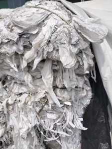 出售水洗pp电池膜边角料，百分之九十不含填充，现货六米八一车，货在河南南阳