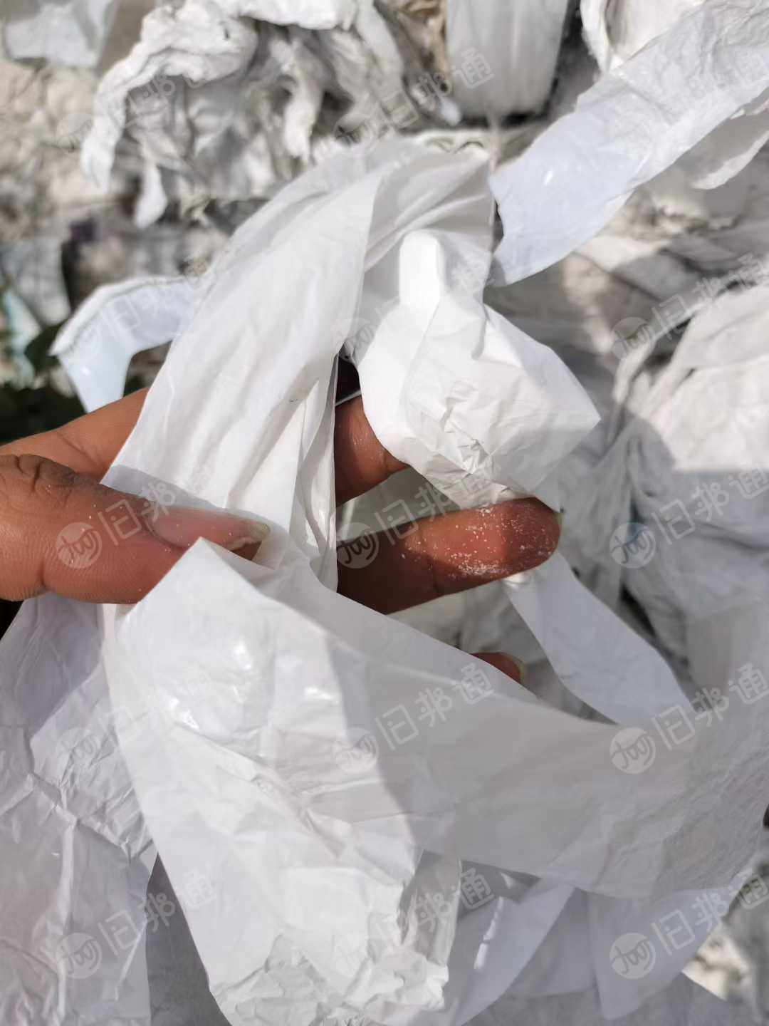 出售水洗pp电池膜边角料，百分之九十不含填充，现货六米八一车，货在河南南阳