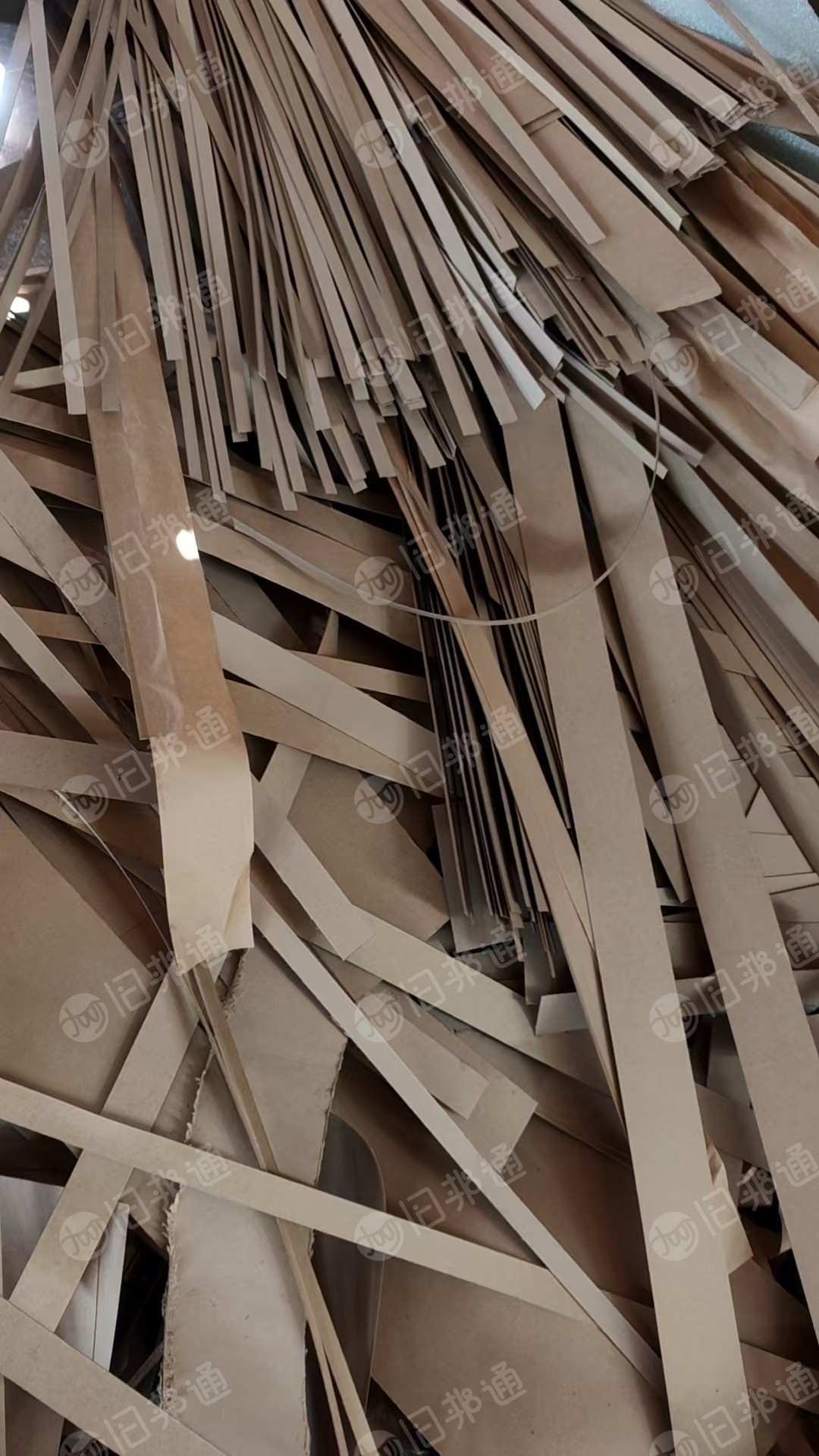 长期出售绝缘纸板边料，电缆纸废料，每个月几吨