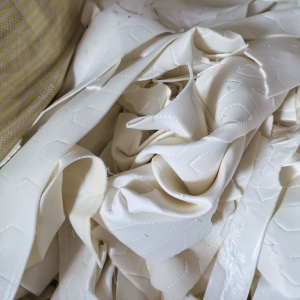 大量出售干式乳胶边角料