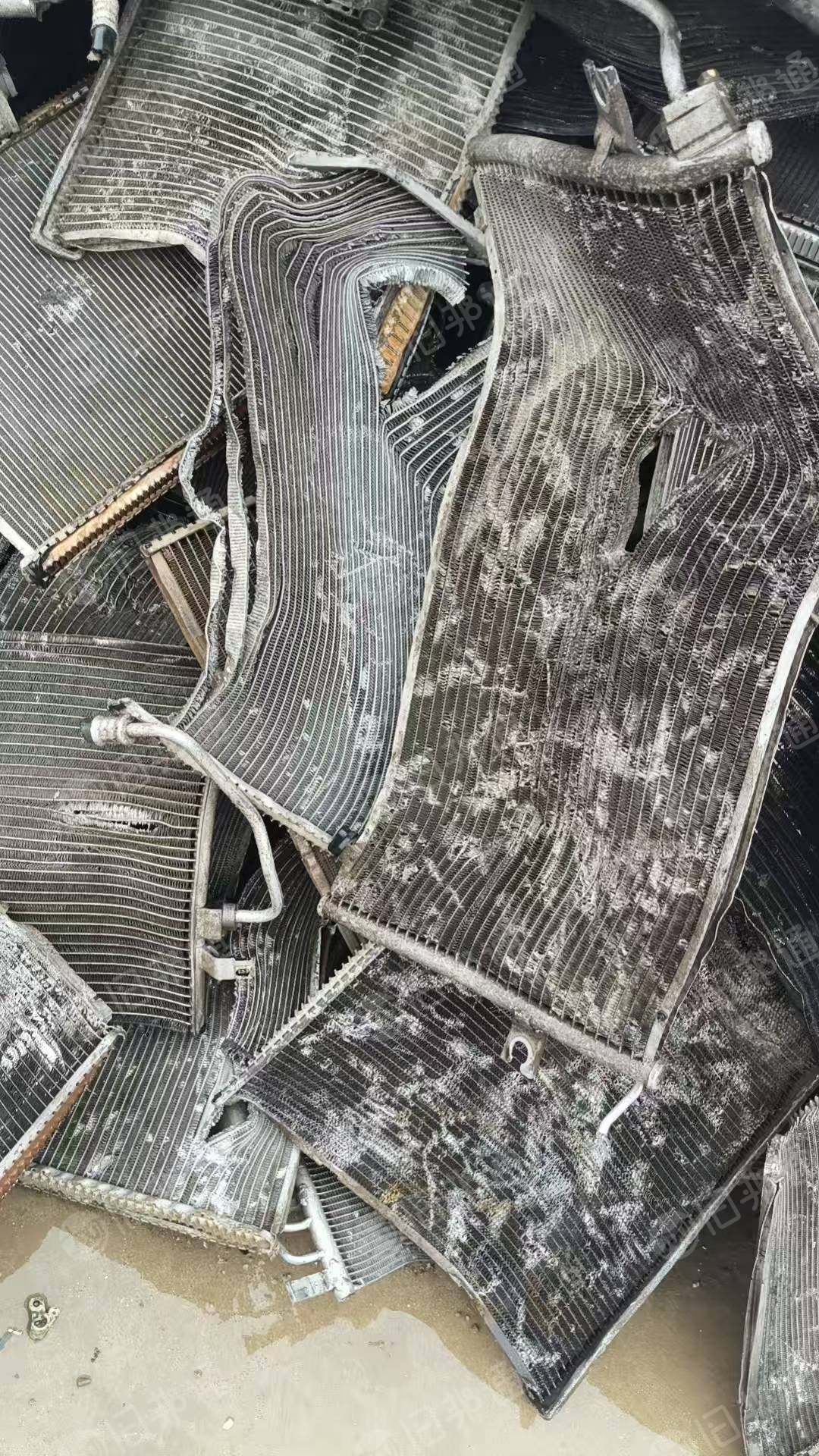 出售水箱铝，大小水箱分开