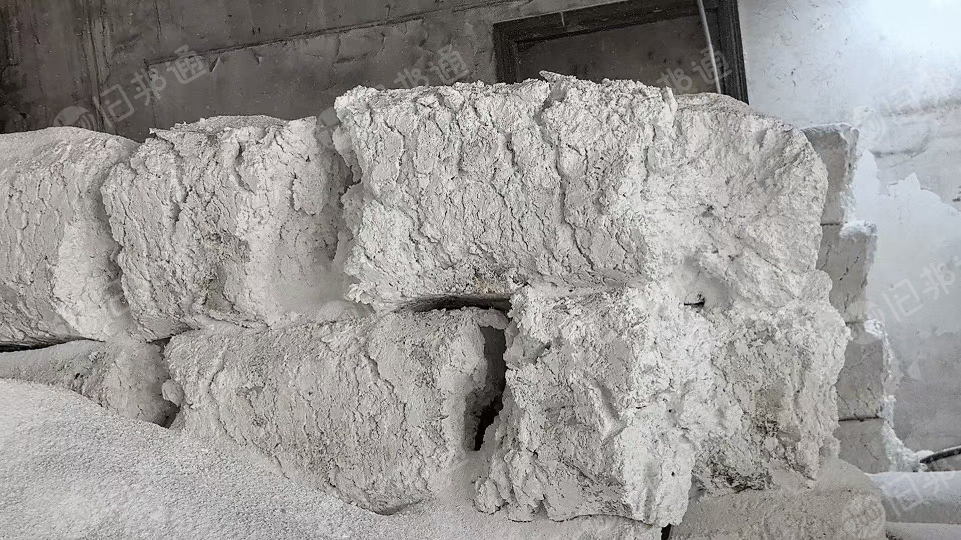 长期出售冷压块，现货10吨左右，每月20-30吨，厂货