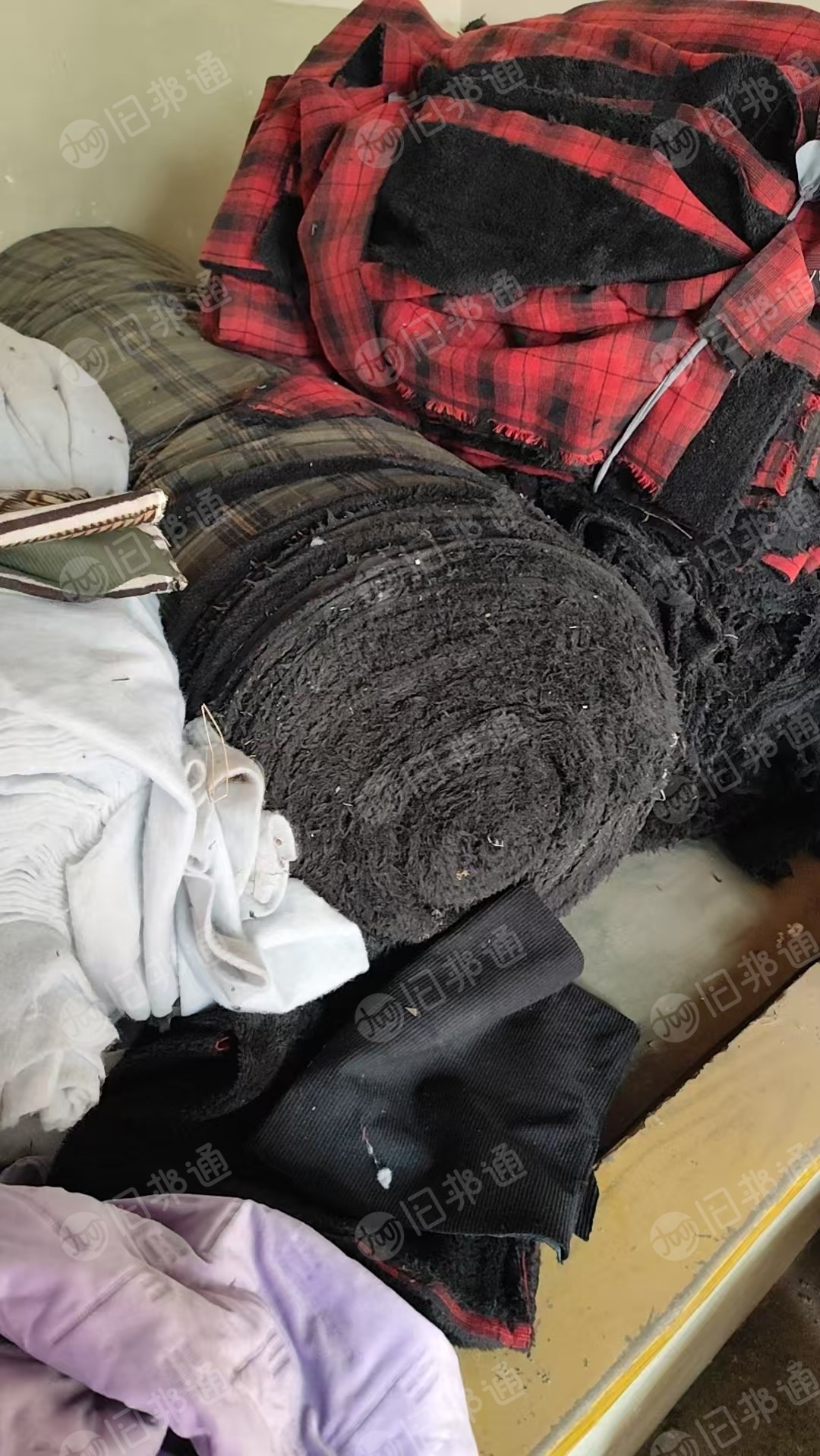 出售监狱下来的涤纶废布,小卷布,丝绵边角料,现货十多吨