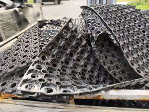 长期出售船用橡胶下来的边角料