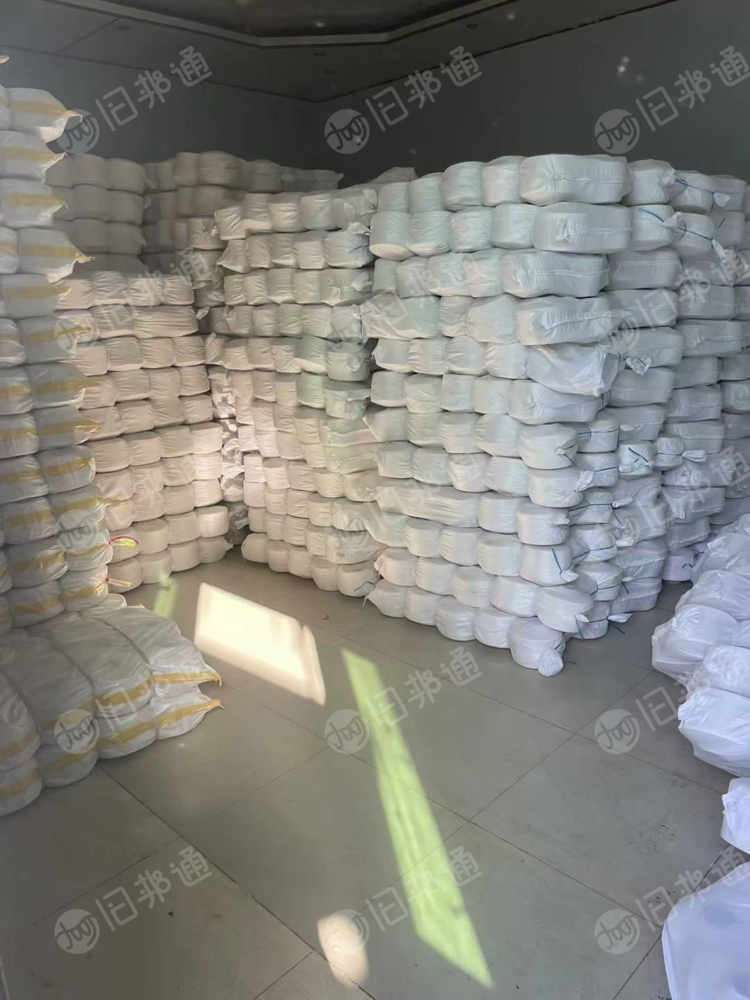 长期出售二等纯棉棉纱，32支，40支，精梳，普梳都有，现货有16吨左右，厂在浙江，河北高阳都有