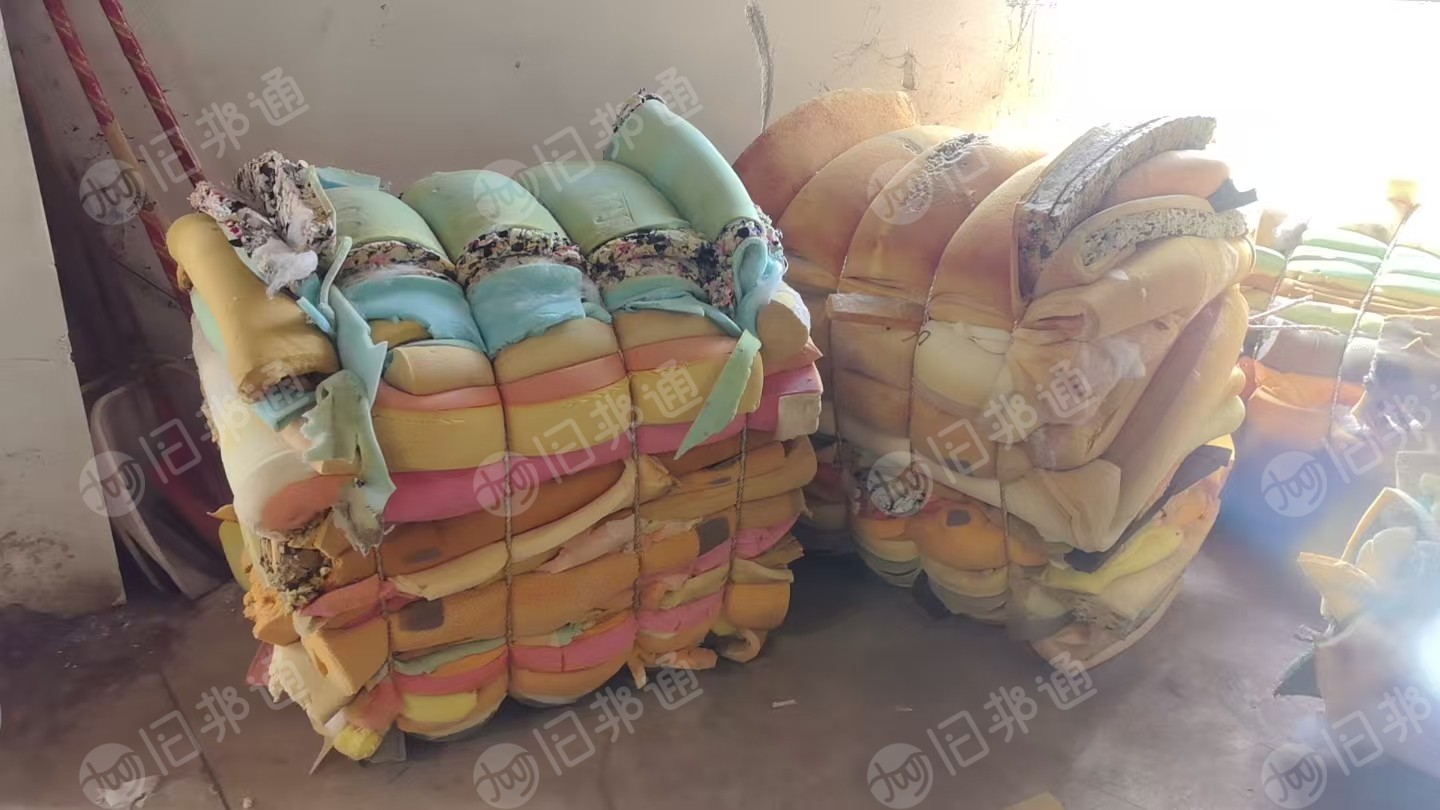 长期出售沙发拆下来的海绵，海绵边角料，黄色不带皮，现货60吨左右，货在广东惠州