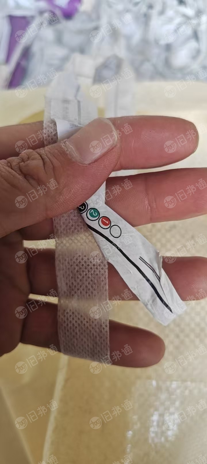 长期出售无纺布贴合工厂下来的边角料，pp复合pe无纺布，无纺布边角料，现货八十吨，货在广东佛山