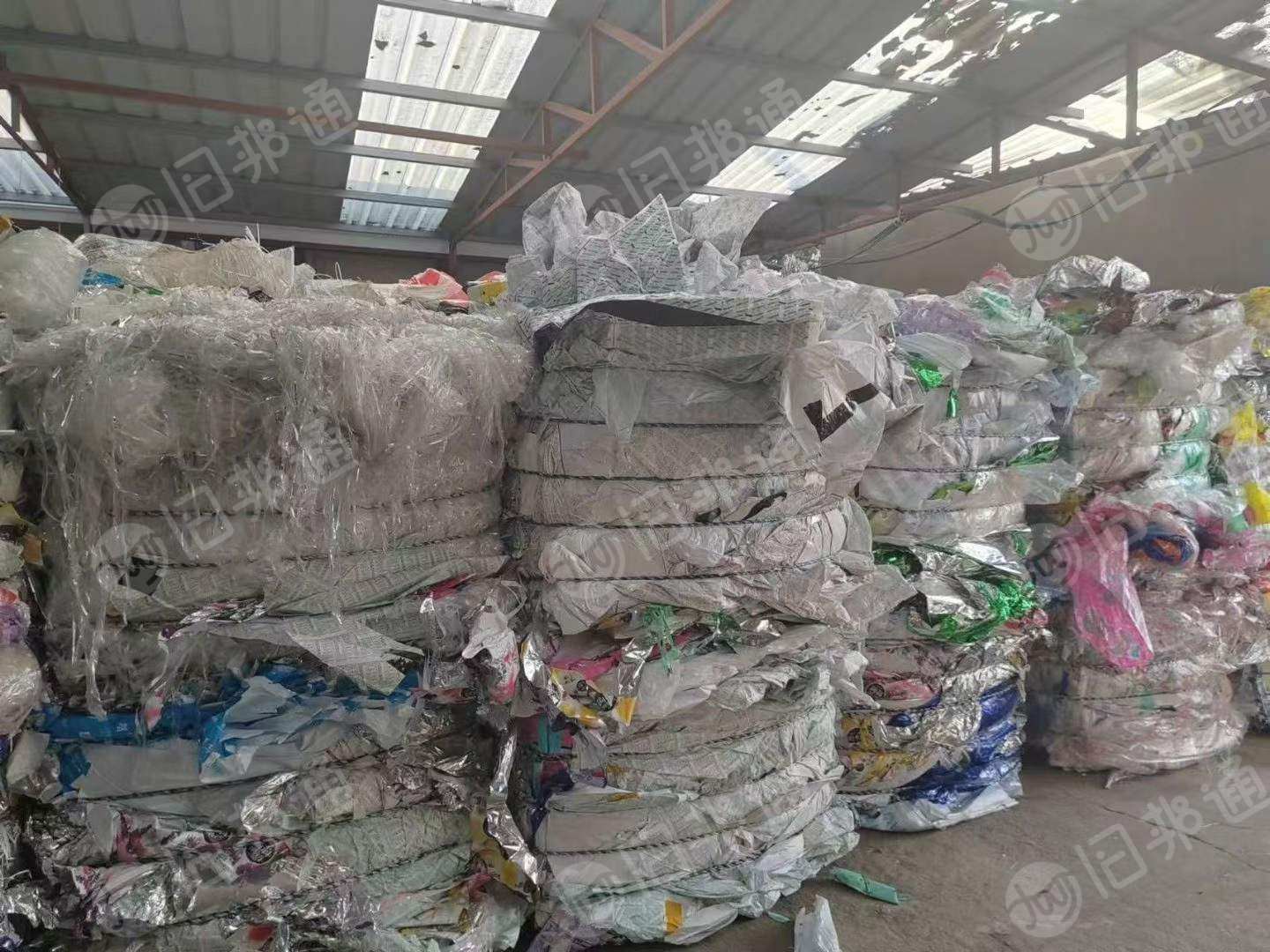 出售彩印厂下来的复合毛料，月供五六百吨