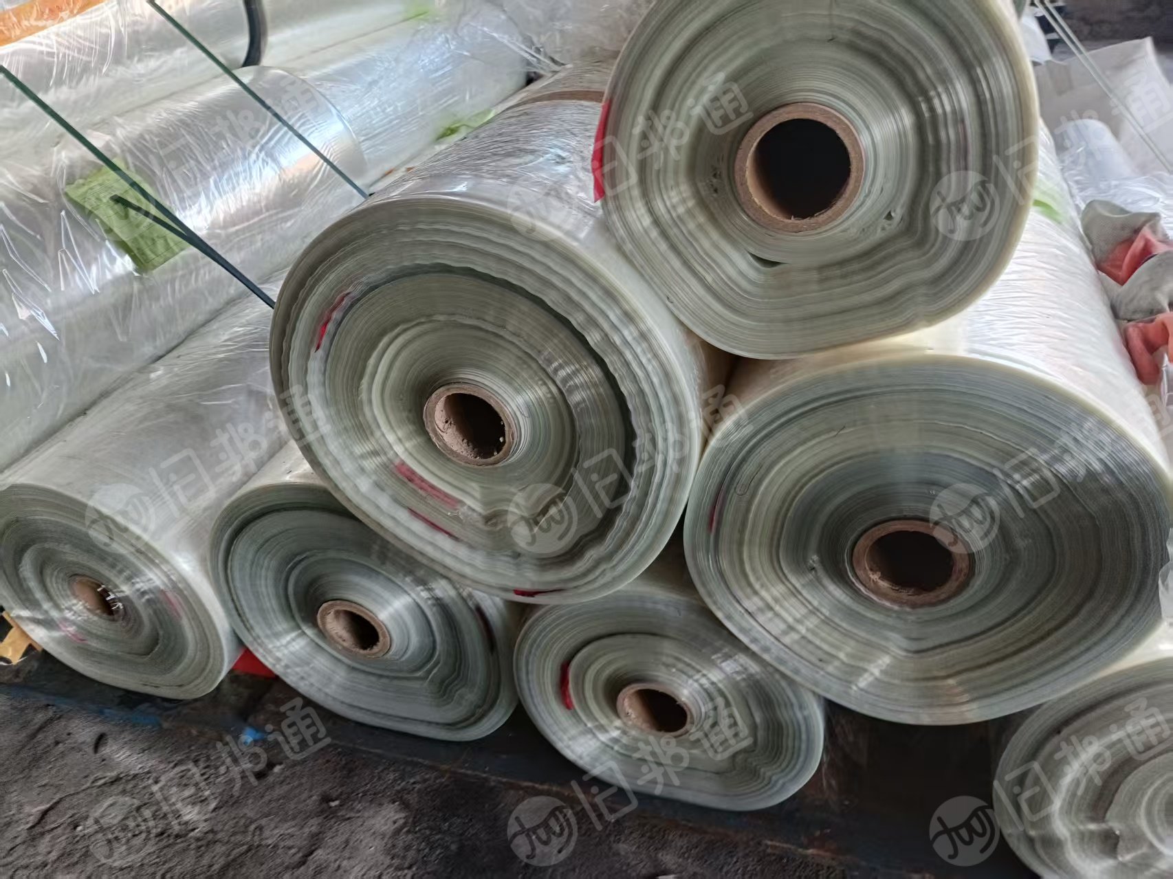 常年出售PET卷膜，PET转移膜卷膜，现货30吨，厚度2.5丝