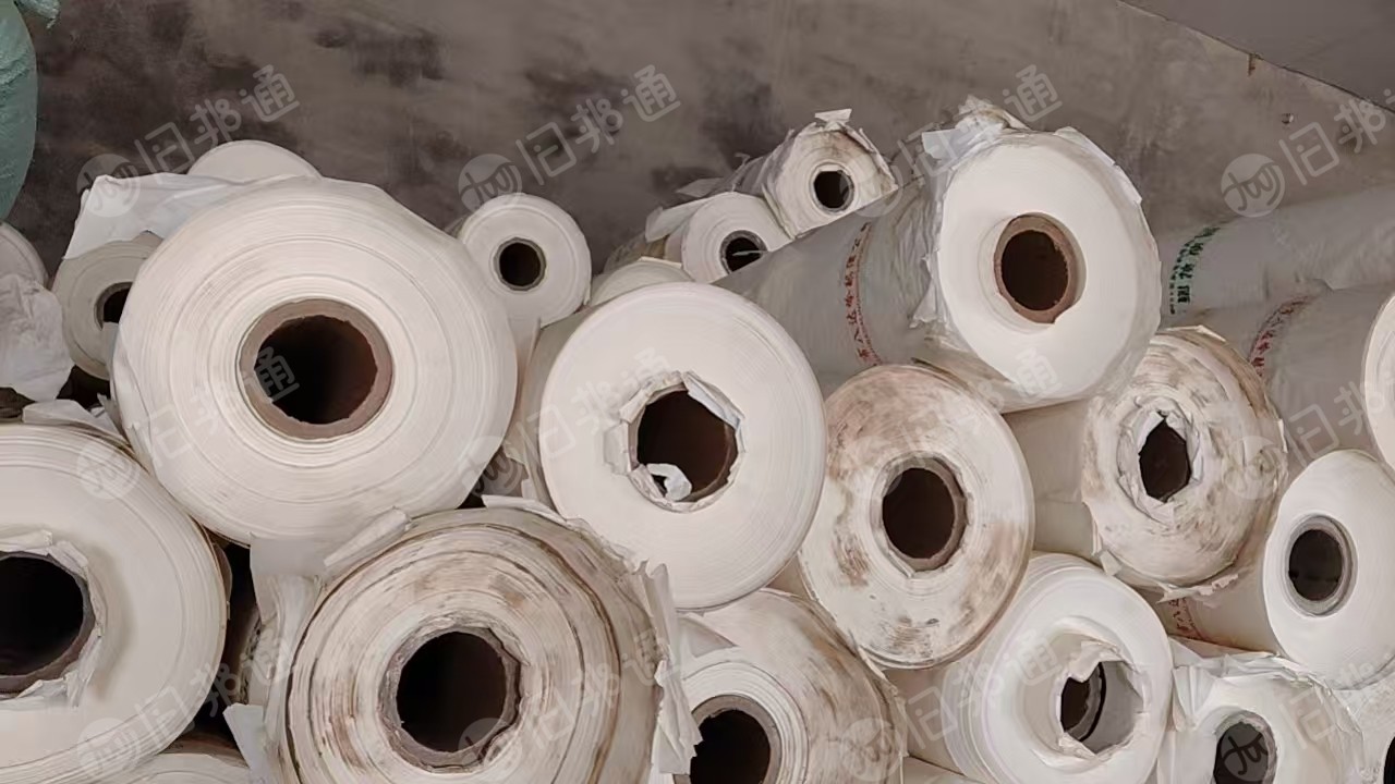 长期出售硅油纸卷筒，克重90g，现货100吨