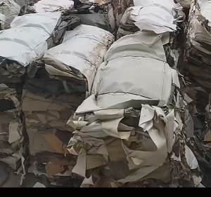 出售PVC压包料，PVC吸塑膜废料，现货20吨