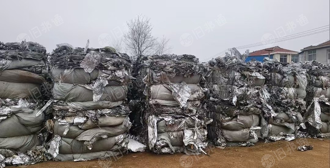 长期出售pet苹果反光膜废料,现货600吨左右