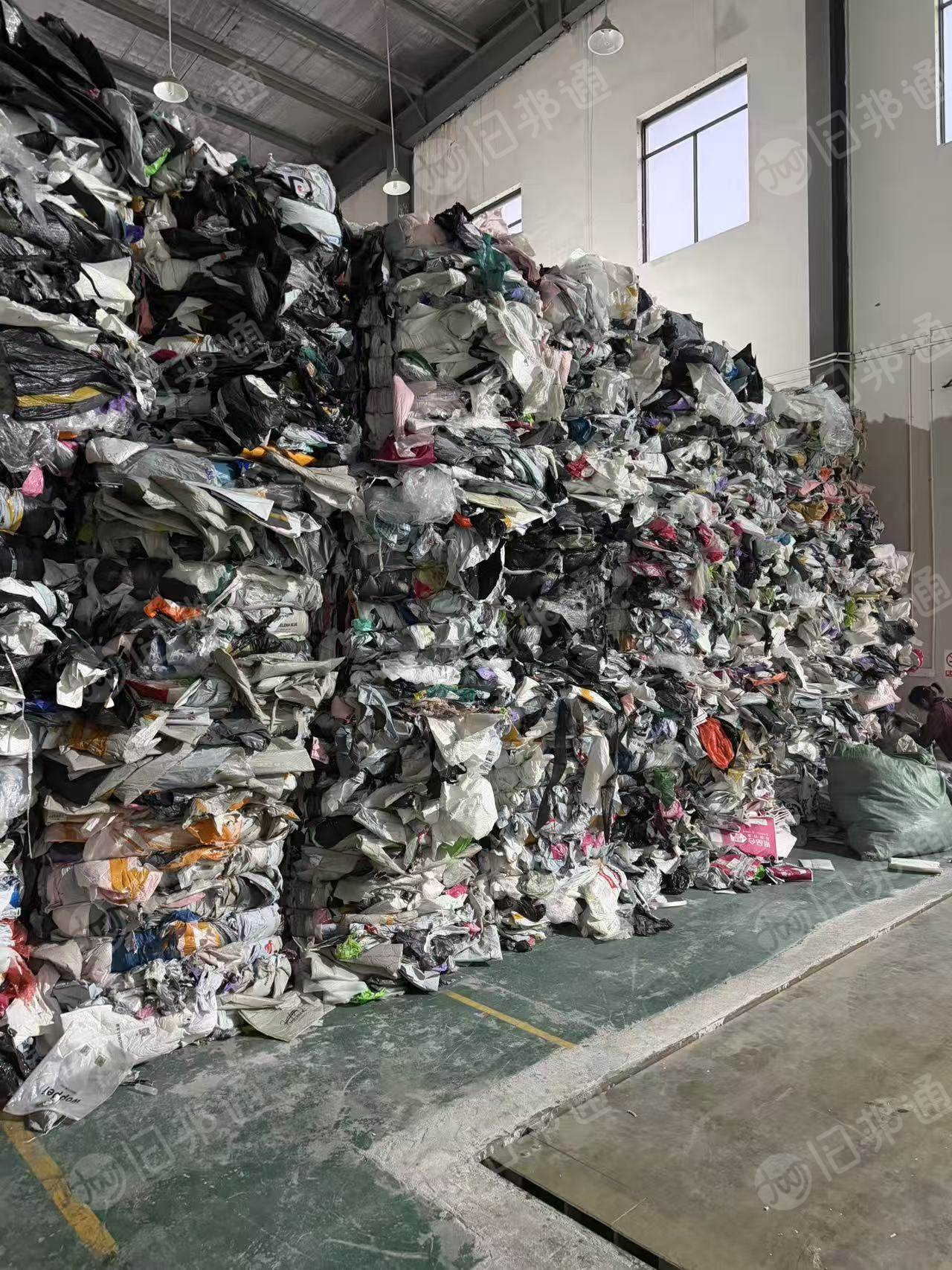 长期出售干造pe快递袋废料，每天就有10多吨，现货2挂车