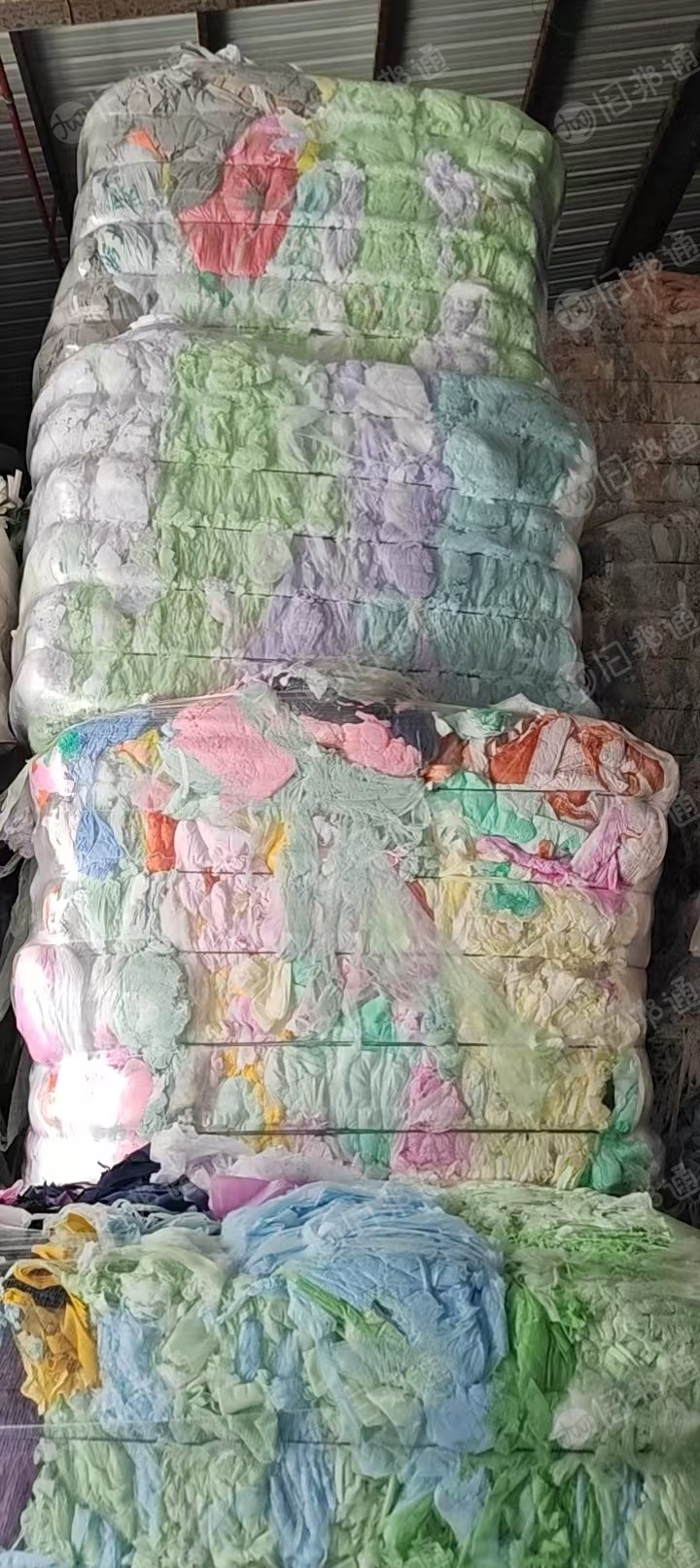 长期出售杂色纯pp无纺布，pp无纺布边角料，现货9.6米两车，货在广东佛山