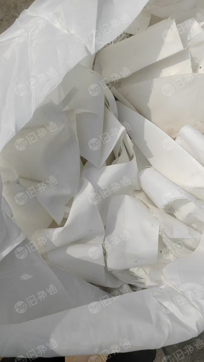 长期出售涤纶废布,涤纶边角料,分白色,杂色,现货共七十吨