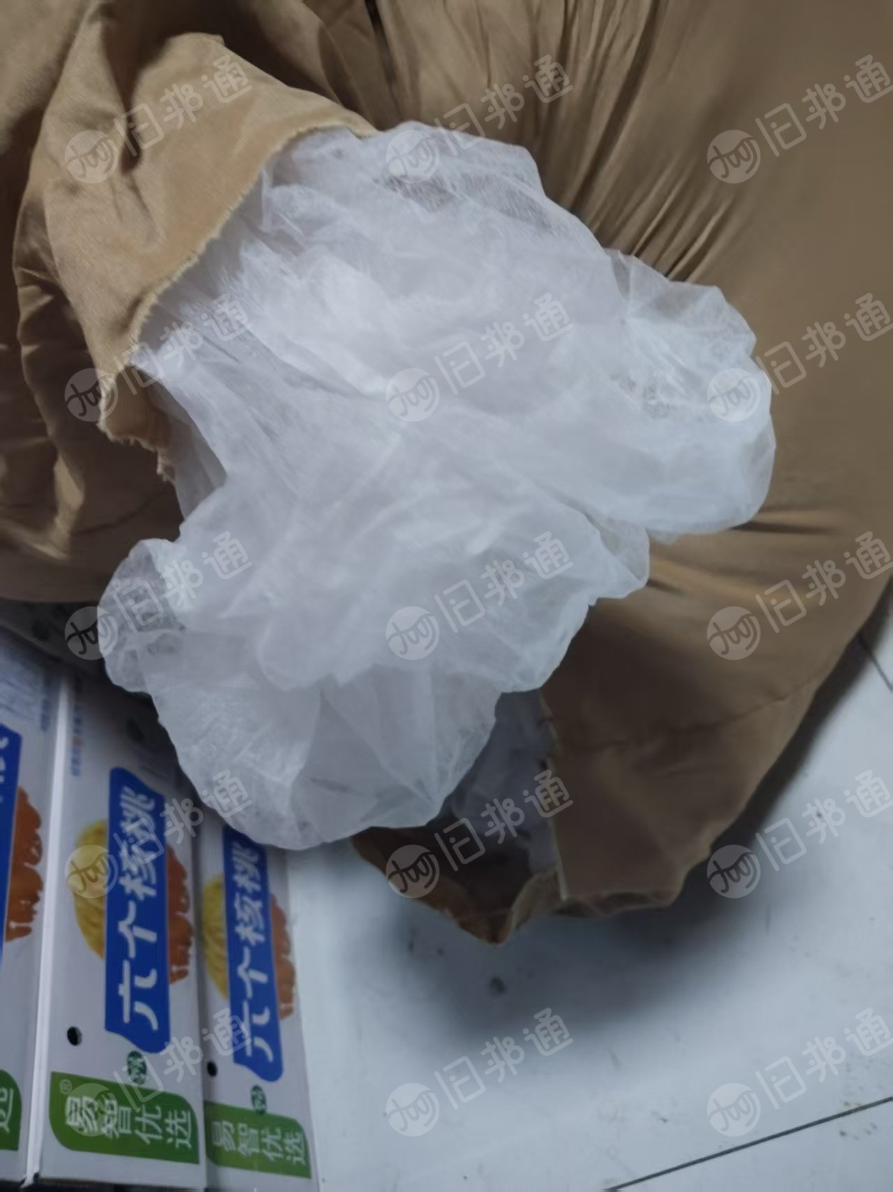 长期出售做包装下来的无纺布边角料，无纺布