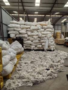 长期大量出售尼龙废丝，锦纶废丝，尼龙麻花丝等，货在福建泉州