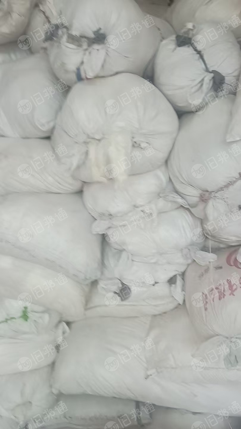 长期出售环锭纺下来的本白涤棉废纱，含棉60-70左右，现货有8吨左右，货在河北石家庄