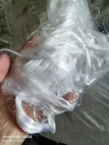 长期出售纯丙纶废丝，pp废丝，黑色，白色统货走，现货够三十吨，货在江苏无锡